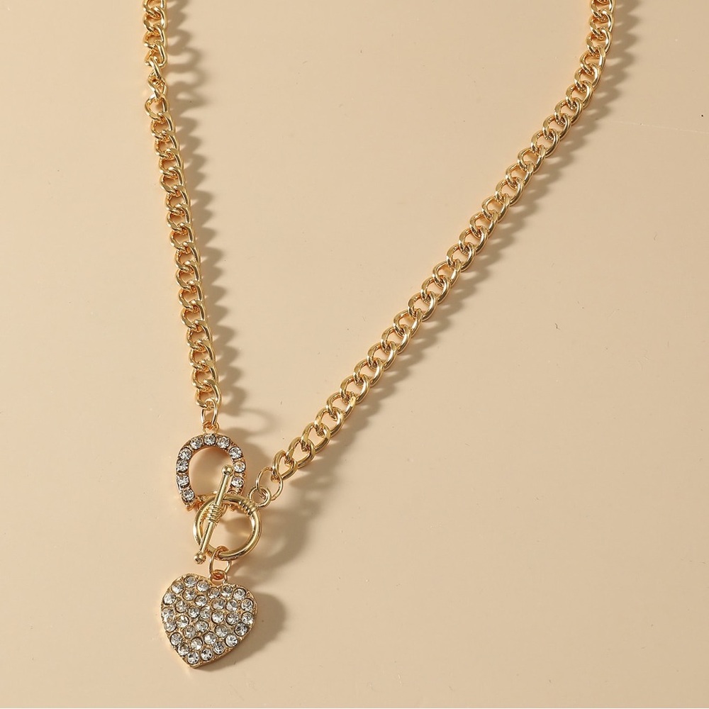 Hold Clad Rhinestone Heart Necklace